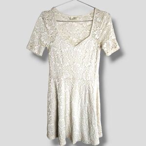 Pins & Needles Womens Dress Sz Medium‎ Off White Stretchy Lace VNeck Formal